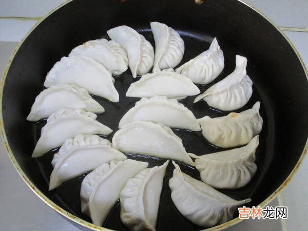 锅贴生煎怎么做