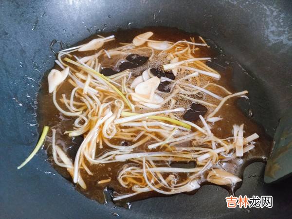 锅包肉是哪里的菜