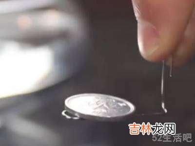 将一角硬币浮在水面上的方法?