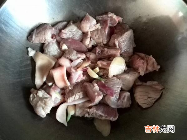 炖肉的做法