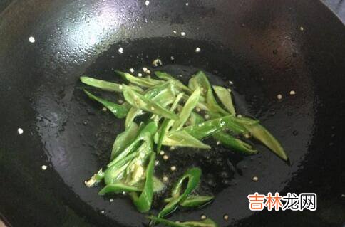 青椒炒鸡怎么做