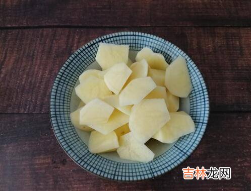 怎么炒土豆块好吃