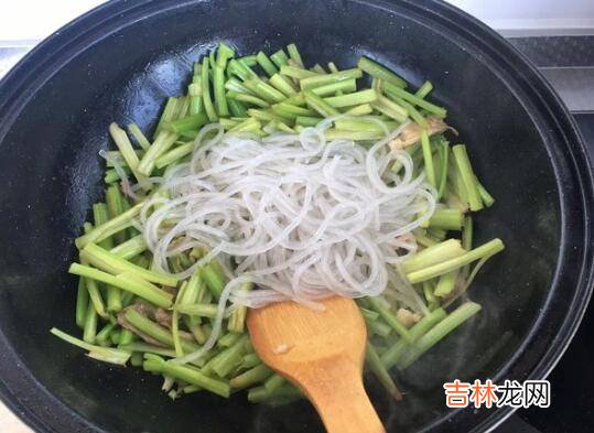 怎么炒芹菜粉