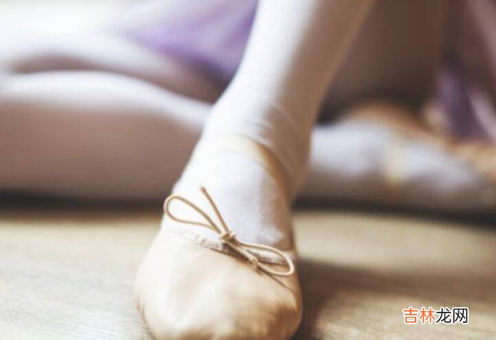 足尖鞋怎么缝绑带