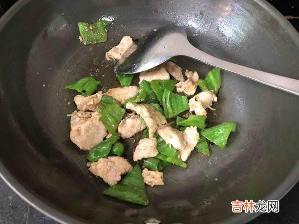 尖椒炒肉怎么做