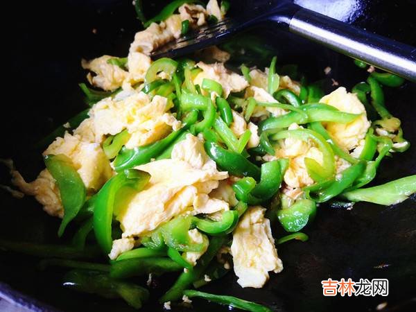 鸡蛋炒辣椒怎么炒