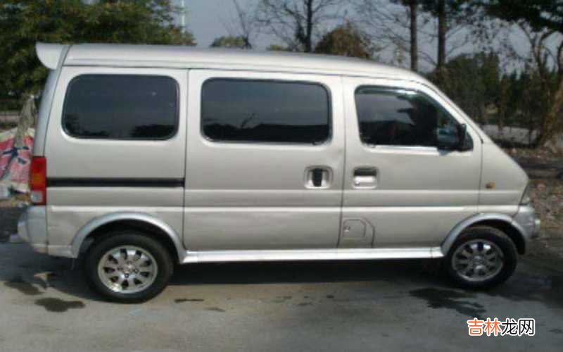 面包车能坐几个人?