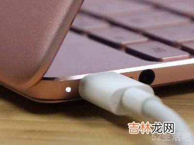 电脑开机显示器黑屏怎么回事?
