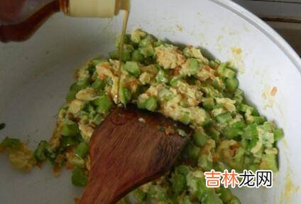 鸡蛋炒苦瓜怎么炒