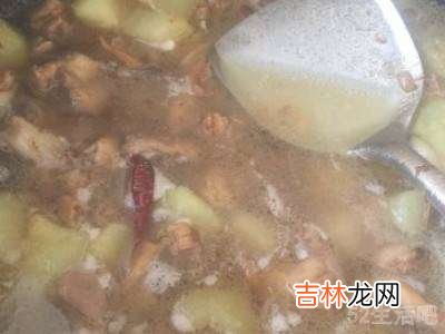 鸡炖土豆块怎么炖?