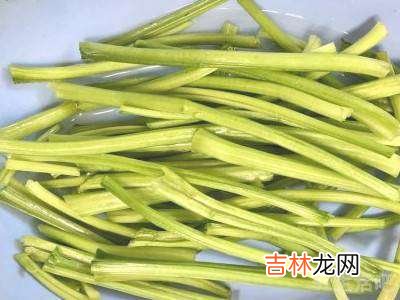 菠菜杆怎么炒好吃?