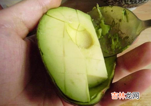 牛油果如何剥皮