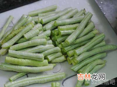 水煮豆角怎么做好吃?