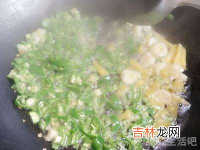 炸的猪皮怎么吃?