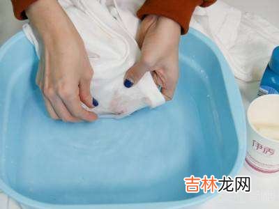 衣服上的番茄汁用什么可以洗掉?