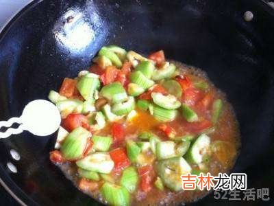 丝瓜炒西红柿怎么做好吃?