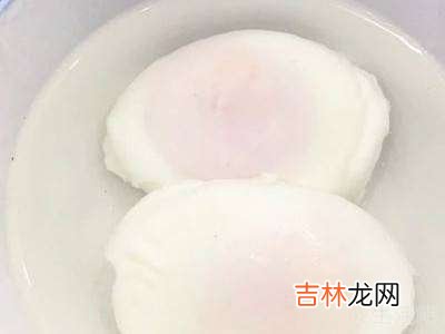 在清水里怎样做荷包蛋才不散?