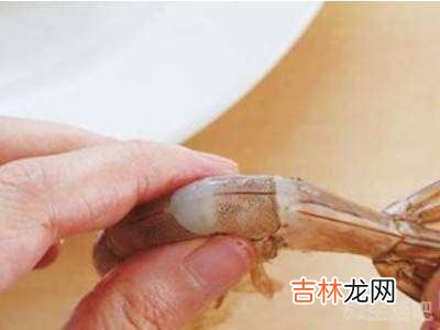 如何剥虾仁?