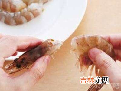如何剥虾仁?