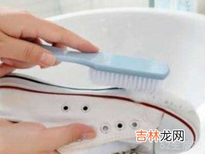 84消毒液漂白鞋子的正确方法?