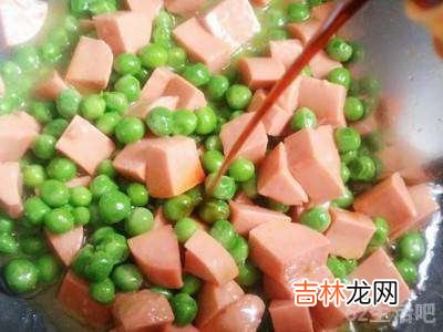 怎么吃火腿肠?