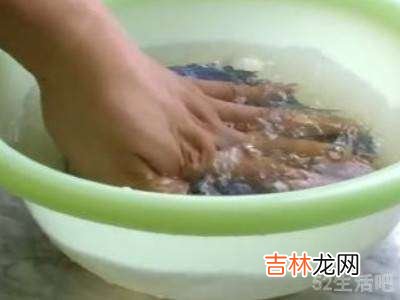 衣服上的风油精怎么洗掉妙招?