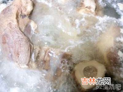 越南生牛肉河粉怎么吃?