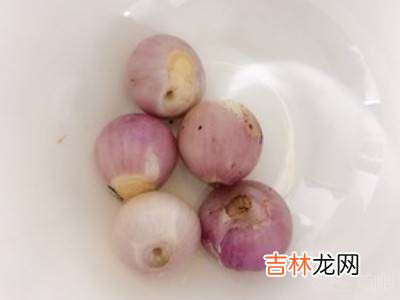 越南生牛肉河粉怎么吃?