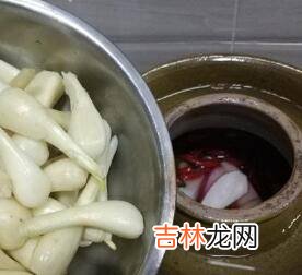 泡菜酸了怎么补救