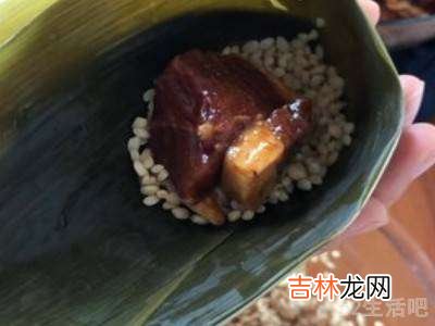 包粽子米里面加什么更加软糯?