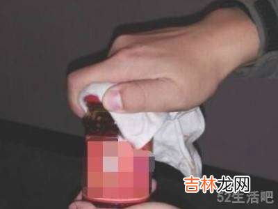如何拧开很紧的罐头盖子?