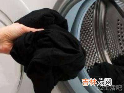 黑色衣服褪色有什么办法恢复?