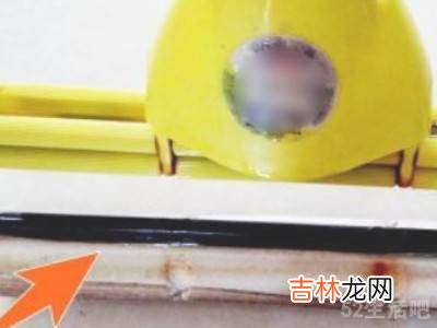 卡扣海绵拖把头怎么下?