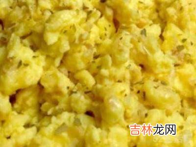 蛋炒饭如何把湿米饭炒干?