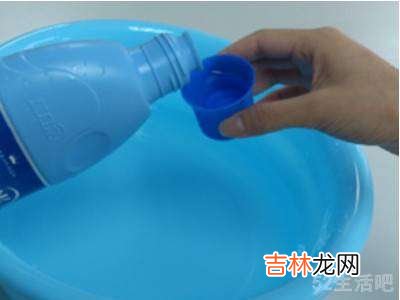 白裤子顽固污渍怎么洗?