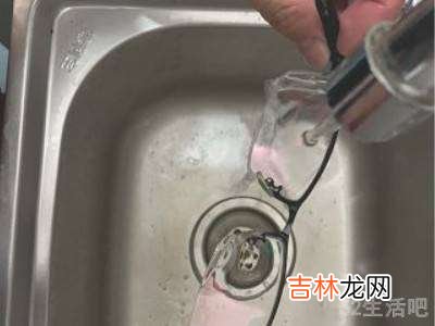 眼镜绿锈怎么清理?