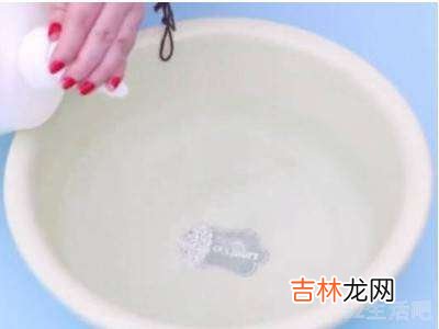 怎么洗掉衣服上的染发剂?