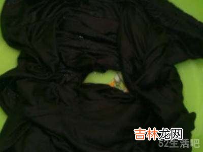 白衣服染上火锅底料怎么处理?