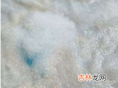 水晶泥弄到衣服上怎么洗掉?