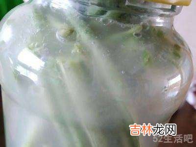 淘米水泡酸豆角的方法?