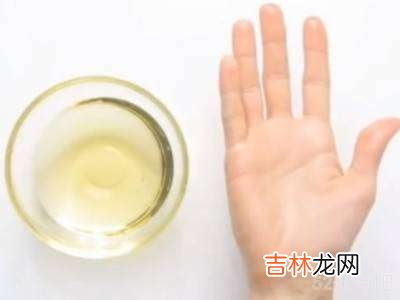 手上染上色素怎样才能去掉?