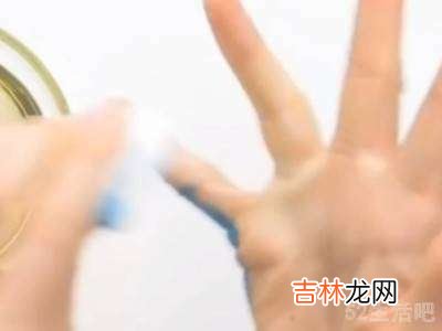 手上染上色素怎样才能去掉?