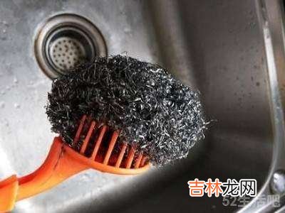 铁锅怎么清洗锅内的污垢?