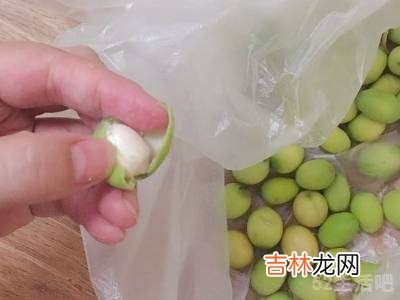 新鲜莲子怎么剥开外壳?