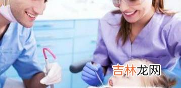 宝宝吃硬东西被卡到怎么办?