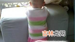 宝宝11个月了还不会爬?