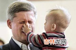 2岁孩子生气爱打人怎么办?