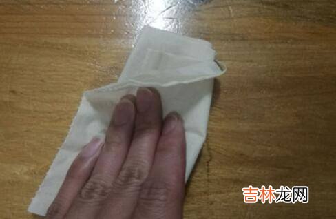 水彩笔弄到桌子上怎么去掉