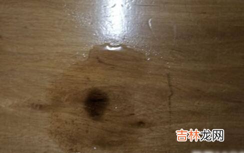 水彩笔弄到桌子上怎么去掉