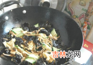 黄花鸡蛋木耳怎么炒